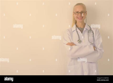 Blonde ärztin Fotos und Bildmaterial in hoher Auflösung Alamy