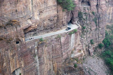 13 Chinese Villagers Constructed This 1200 Meter Tunnel In 5