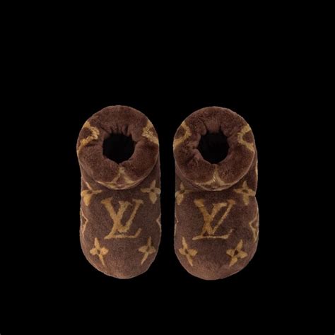 Ima onih koji bi ih nosili muške Louis Vuitton čizmice tek su stigle u