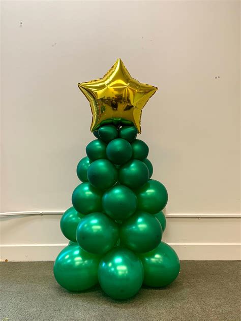 Easy Diy Balloon Christmas Tree