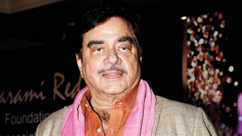 Im In A State Of Shock Shatrughan Sinha On The Effect Vinod Khannas Death Has Had On Him