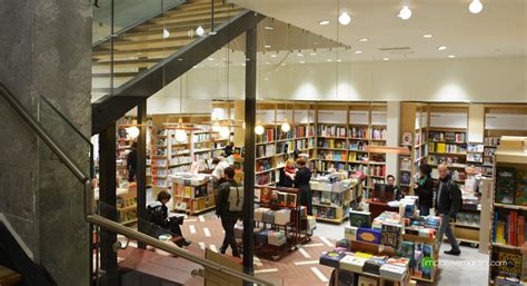 ici librairie la plus grande librairie indépendante de Paris
