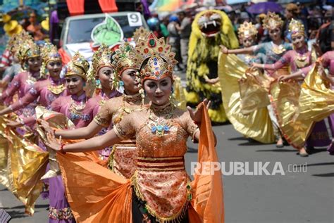 Pawai Budaya Nusantara Semipro 2016 Republika Online