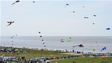 Drachenfest Bereitet Bunten Himmel Ber Meer Von Norddeich