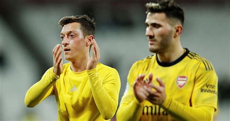 Mesut Ozil Sends Message To Arsenal Fans After First