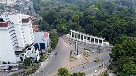 Tugu Kujang Bogor Sejarah Lokasi Daya Tarik