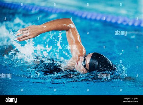 Female Swimmer High Resolution Stock Photography And Images Alamy