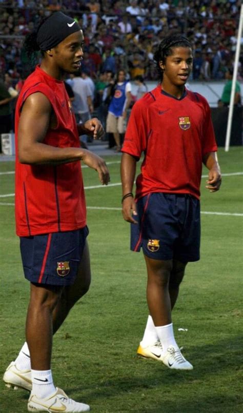 Ronaldinho Giovani dos Santos FC Barcelona Fond d écran foot Fond