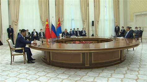 Poutine De Russie Xi De Chine Et Khurelsukh De Mongolie Se Rencontrent