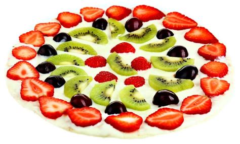 Pizza Dulce Casera Con Frutas Aisladas En Blanco Foto Premium