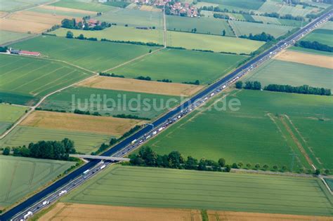 Luftaufnahme Rosdorf Autobahn Stau Im Streckenverlauf Der Autobahn