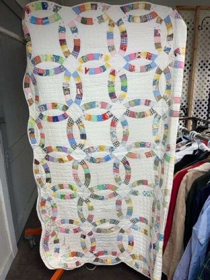 Hand Stitched Double Wedding Ring Quilt • 72x86 • Bay 18 Duck Soup