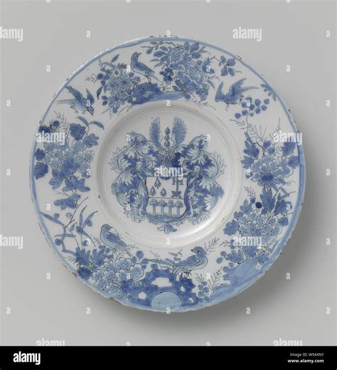 Chinese coat of arms hi-res stock photography and images - Alamy