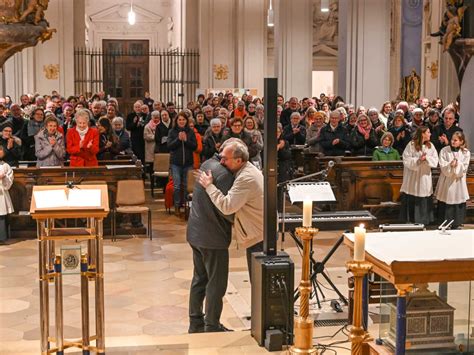 Mit Dem Ohr Des Herzens Pfarreiengemeinschaft Neuburg Kirche St