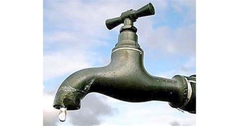 Безработен се къпе с вода от гробище, осъдиха го на 100 часа ...