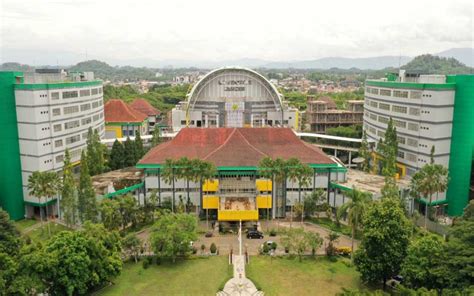 Ingin Masuk ke Universitas Jember Fakultas Hukum? Perhatikan Ini Dulu ...