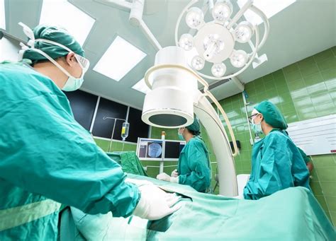 How To Become A Surgical Technologist Job Outlook And Salary