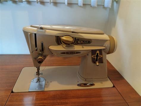 Vintage Singer Slant O Matic Rocketeer Sewing Machine In