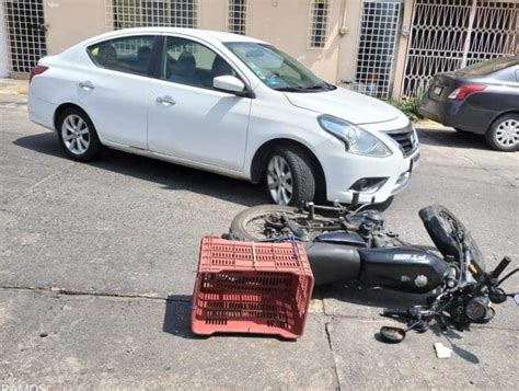 Motociclista De Tierra Blanca Derrapa Al Esquivar Un Autom Vil