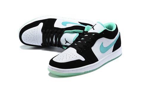 Кроссовки Nike Air Jordan 1 Low черно-белые с бирюзовым купить