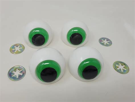 Pair Of Zims Giant 48mm Green Plastic Wiggle Googly Frog