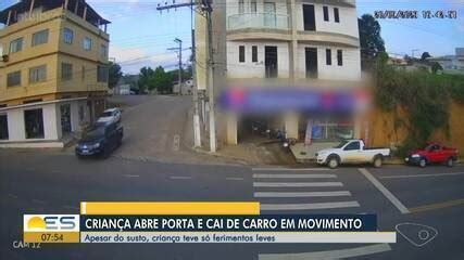 Criança que caiu de carro em movimento no ES teve apenas ferimentos