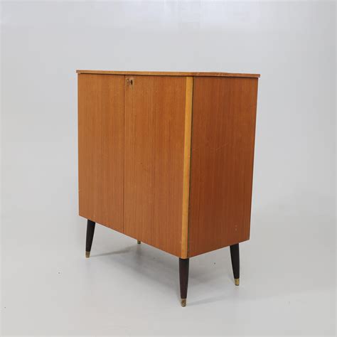 SKÅP teak 1950 60 tal Möbler Skåp Hyllor Auctionet