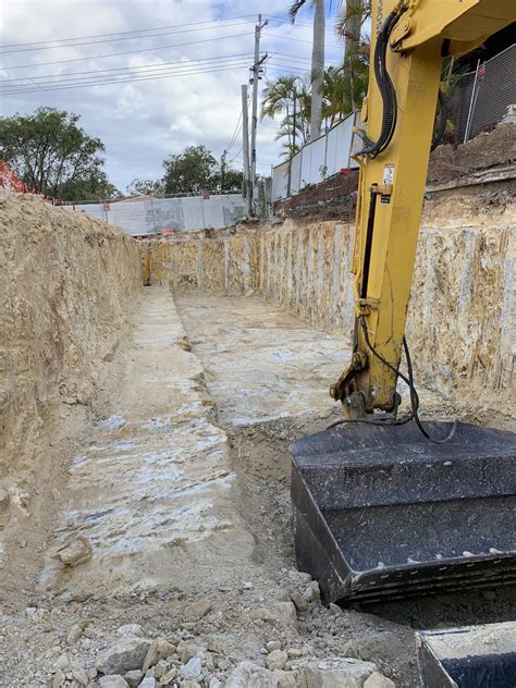 professional earthmoving services   earthmoving sunshine coast