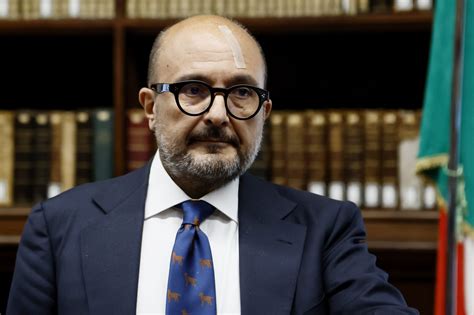 Il Ministro Sangiuliano Dice Che Ci Sono I Giornalisti Poliziotti Che