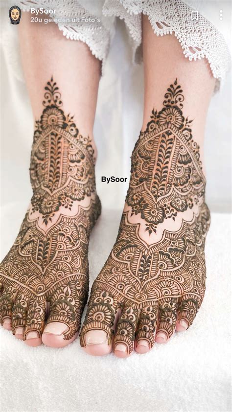 Pin By Mahrukh Awan On Henna Designs Circle Mehndi Designs Latest