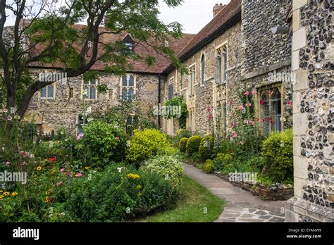 Minster Abbey Thanet Hi Res Stock Photography And Images Alamy