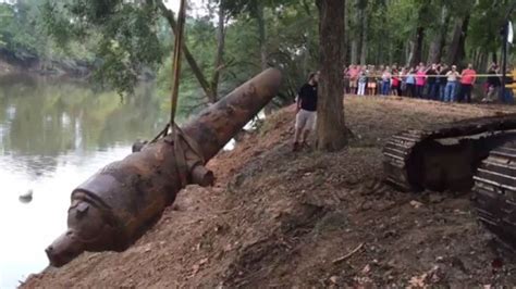 Archaeologists Pull 3 Civil War Cannons From River In South Carolina