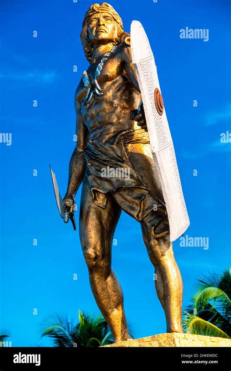 Statue Of Lapu Lapu Mactan Island Cebu Philippines Stock Photo Alamy