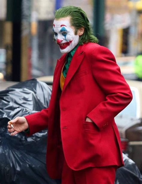 Pin By No Name On Dc Films Red Tuxedo Joker Suit Joaquin Phoenix