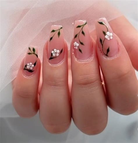 Pin by Stúdio Bianca Fiegenbaum on Ideias Pagas Alongamento Nail art