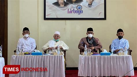 Bertemu Di Ponpes Lirboyo Kediri Para Kiai Sepuh Minta Muktamar Ke 34