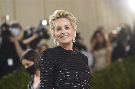Sharon Stone espléndida a los años en una foto en bikini Estoy en forma
