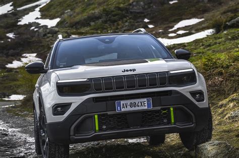 Llega el nuevo Jeep Avenger 4xe el contendiente híbrido 4x4 y con