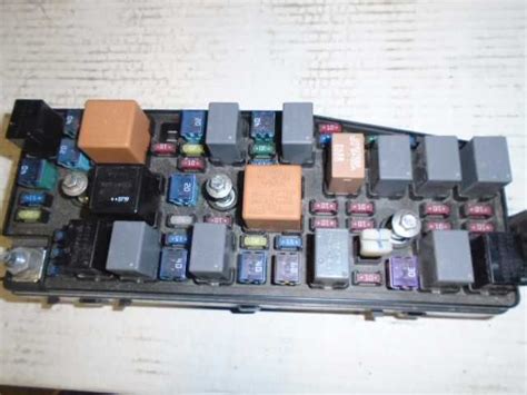 08 09 Saturn Vue Fuse Box Engine 3 5l 363828 Ebay