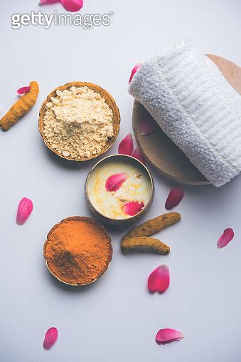 Ayurvedic Face Pack Mask Using Gram Flour Besan Haldi Milk Ubtan