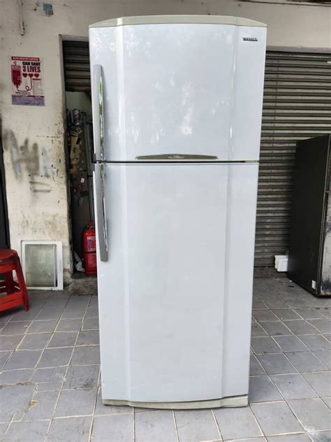 Peti Sejuk Peti Ais Fridge Toshiba 2 Pintu TV Home Appliances