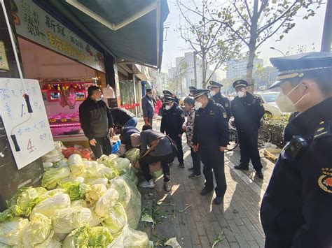 大宁路街道开展跨门经营、占道堆物等专项整治 落实长效监督管理