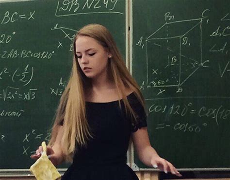 Ea Este Cea Mai Sexy Profesoara De Matematica Din Lume Cum Arata