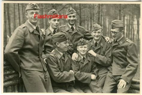 PHOTO ALLEMANDE GUERRE WW2 Groupe De 7 Soldats De La Luftwaffe EUR 1