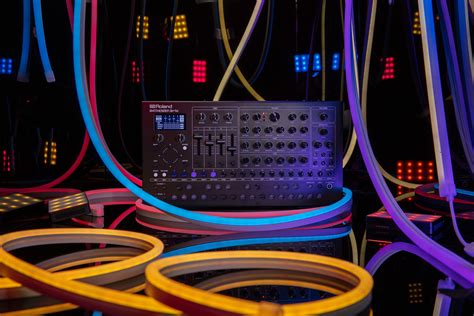 Roland Präsentiert SH 4D Desktop Synthesizer