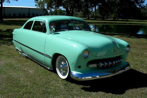 1950 FORD CUSTOM 2 DOOR SEDAN