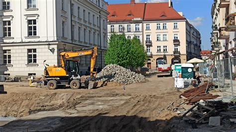 Remont Głównego Rynku w Kaliszu Kiedy zakończą się prace ZDJĘCIA