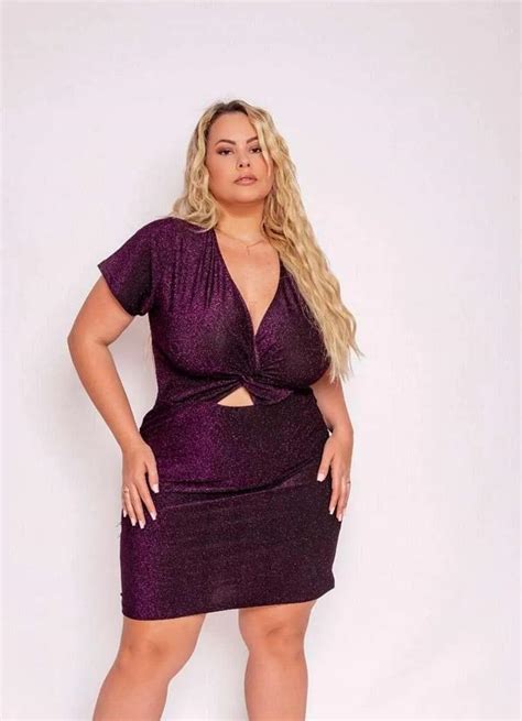 Vestido Plus Size Com Brilho Abertura Frontal Roxo Ana Maya Curves