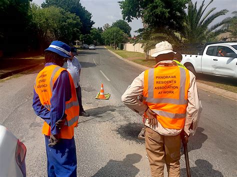 Joburgs Weltevreden Park Residents Fix Potholes Themselves For R10k