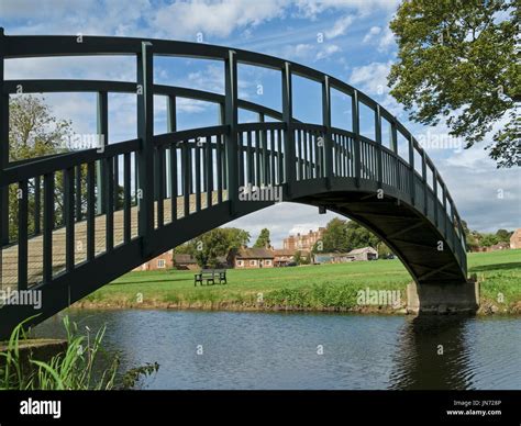 Arch Pedestrian Bridge Hi Res Stock Photography And Images Alamy